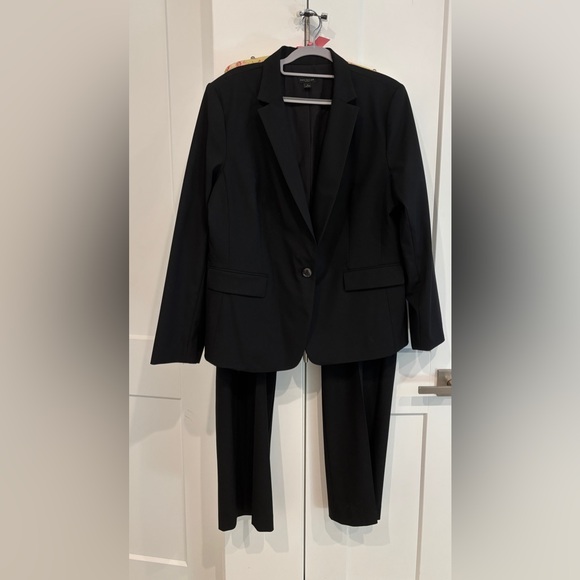 Ann Taylor Factory Classic Black Women’s Suit. Size 16 - Picture 4 of 13